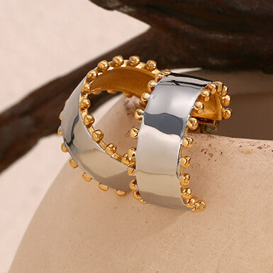 Closeup of the Space Explorer Hoops.