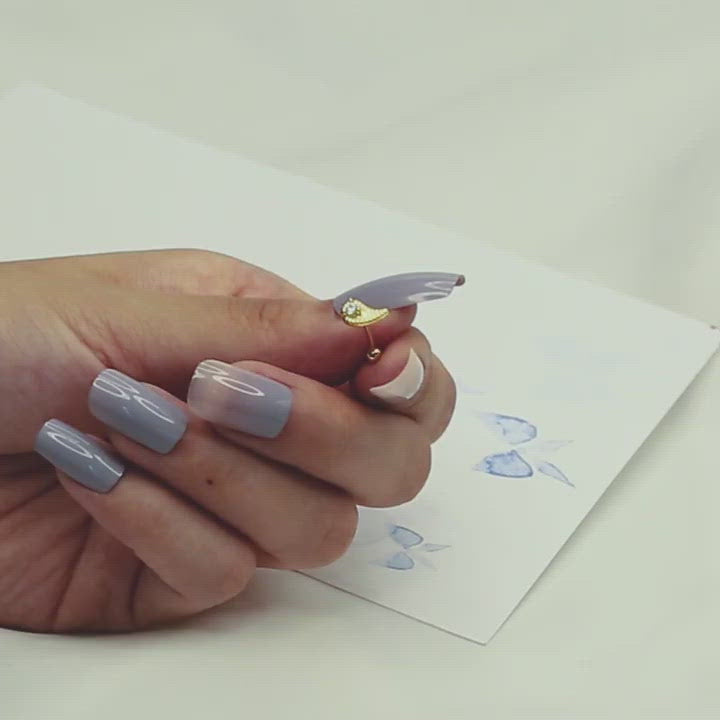 A video showing the Paisley Cartilage Stud Earring.